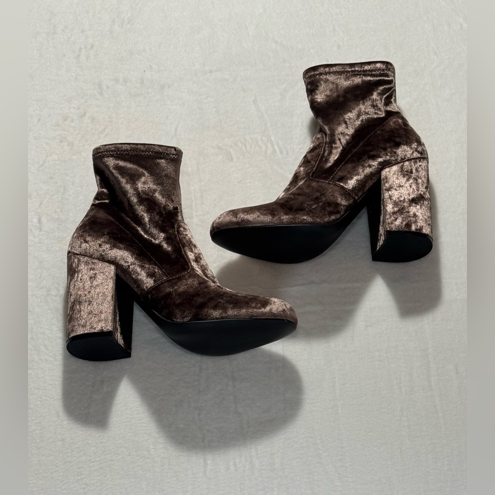 Steve Madden Gaze Velvet Ankle Boots